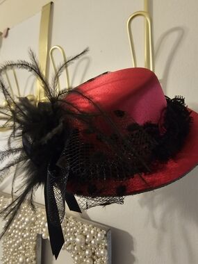 Elegant Red Feathered Fascinator Hat by